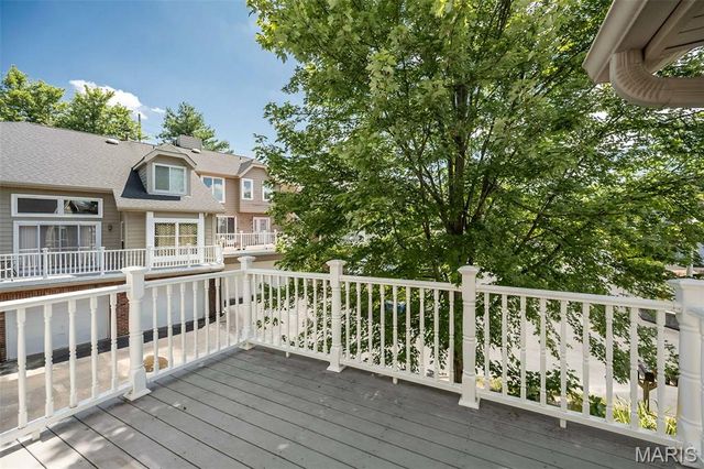 2237 Ole Castle Court, Chesterfield, MO 63017