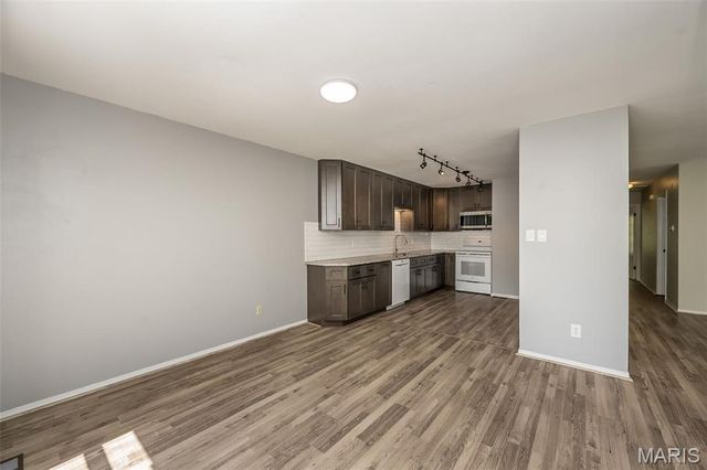 2237 Ole Castle Court, Chesterfield, MO 63017