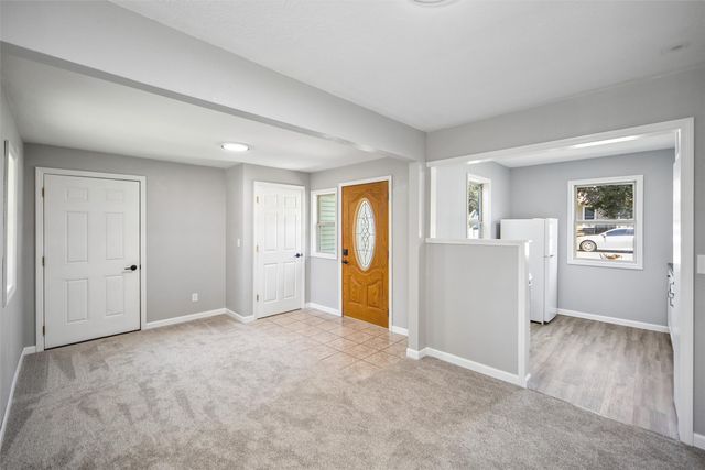 707 S 12th Avenue W, Newton, IA 50208