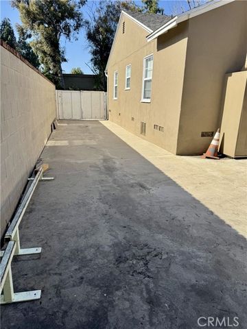 6552 Aqueduct Avenue, Van Nuys (los Angeles), CA 91406