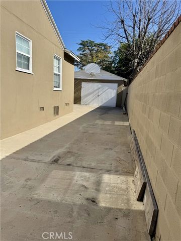 6552 Aqueduct Avenue, Van Nuys (los Angeles), CA 91406