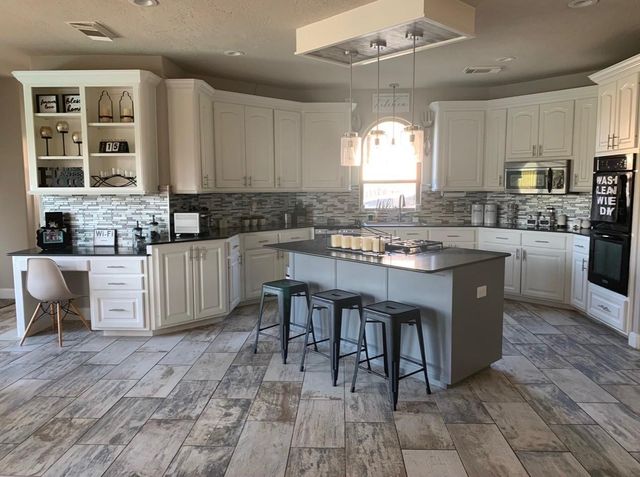 2006 Pebble Lane, Friendswood, TX 77546