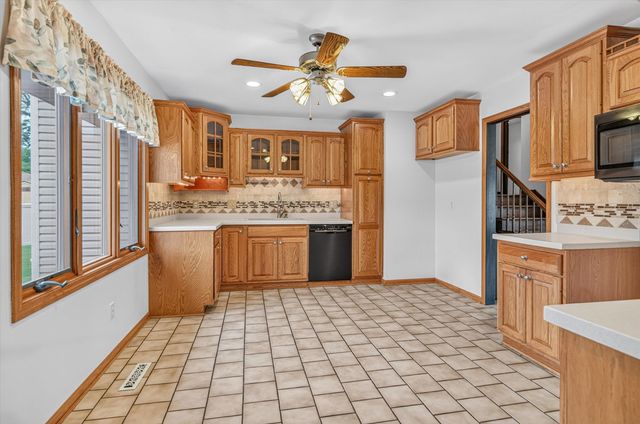 9838 Redbud Road, Munster, IN 46321