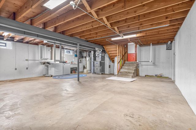 9838 Redbud Road, Munster, IN 46321