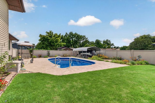 9838 Redbud Road, Munster, IN 46321