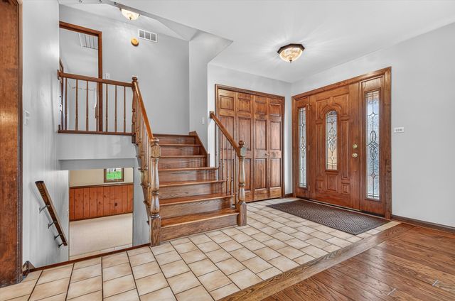 9838 Redbud Road, Munster, IN 46321