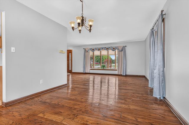 9838 Redbud Road, Munster, IN 46321