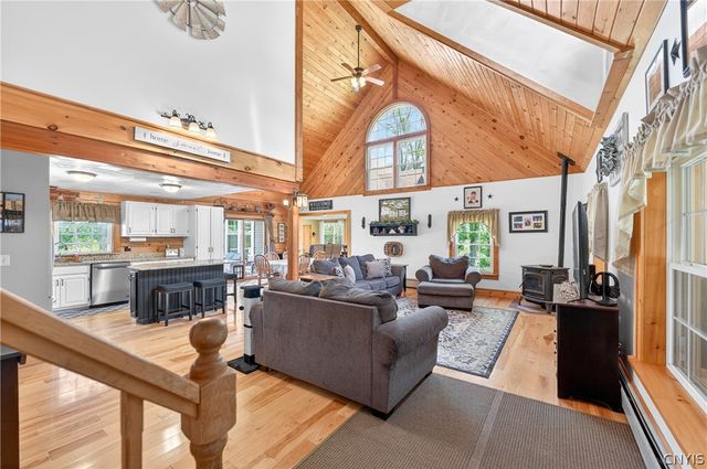 7101 Ives Road, Marcy, NY 13403