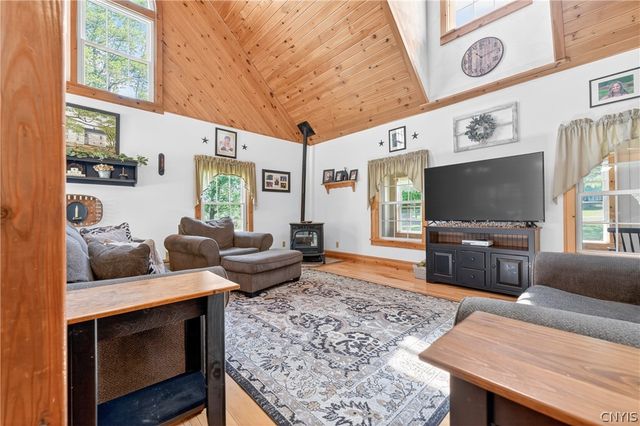 7101 Ives Road, Marcy, NY 13403