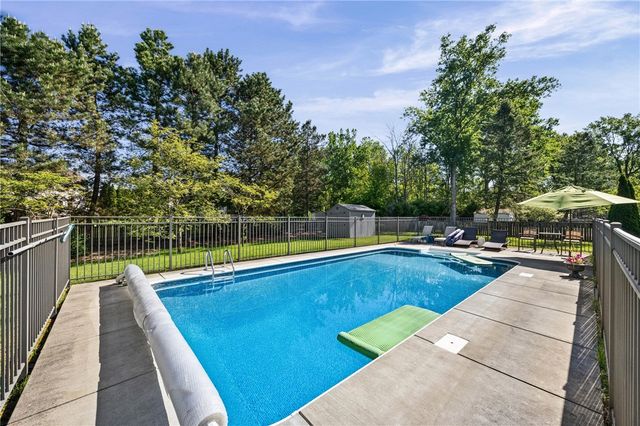 928 Old Way Drive, Webster, NY 14580
