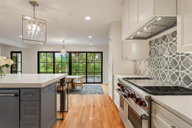 1015 Gaston Ave, Austin, TX 78703