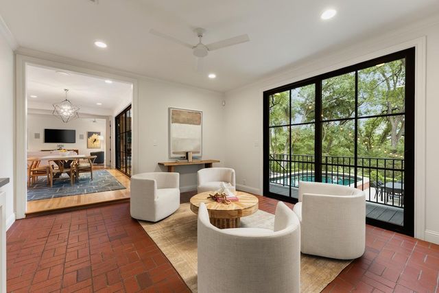 1015 Gaston Ave, Austin, TX 78703