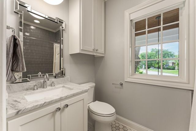1015 Gaston Ave, Austin, TX 78703