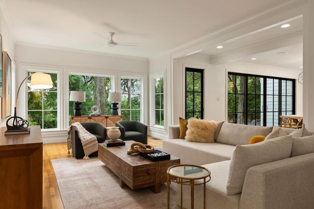 1015 Gaston Ave, Austin, TX 78703