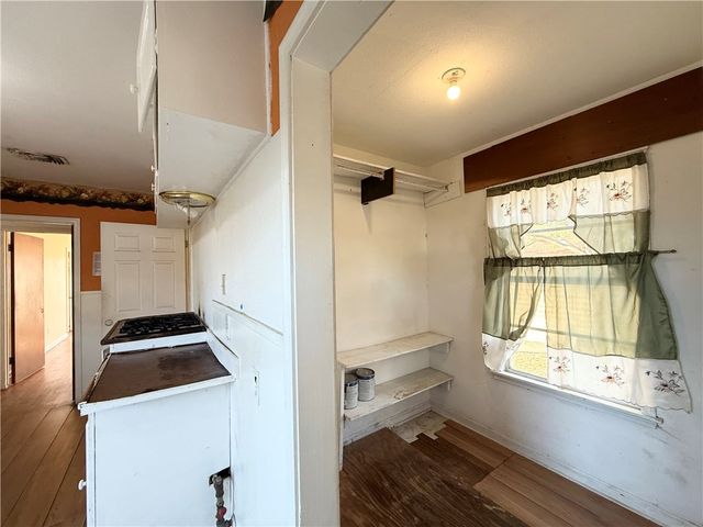 1633 Marguerite St, Corpus Christi, TX 78401