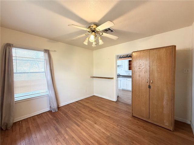 1633 Marguerite St, Corpus Christi, TX 78401