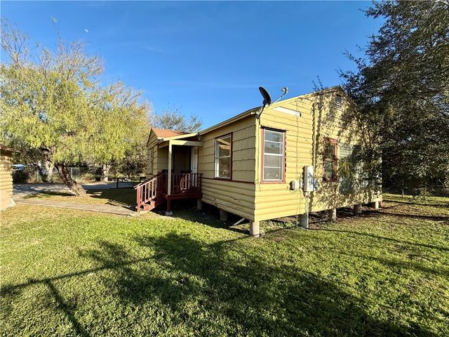 1633 Marguerite St, Corpus Christi, TX 78401