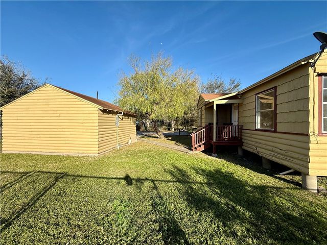 1633 Marguerite St, Corpus Christi, TX 78401