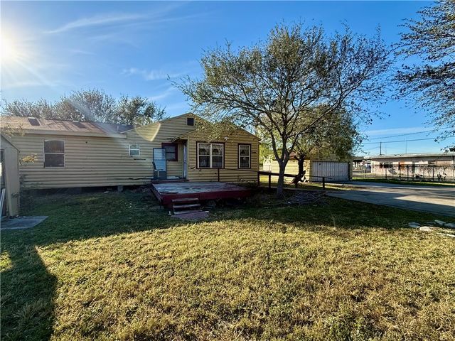 1633 Marguerite St, Corpus Christi, TX 78401