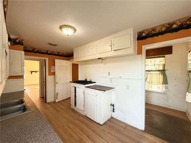 1633 Marguerite St, Corpus Christi, TX 78401