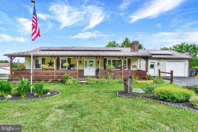 1926 CEDAR DR, Spring Grove, PA 17362