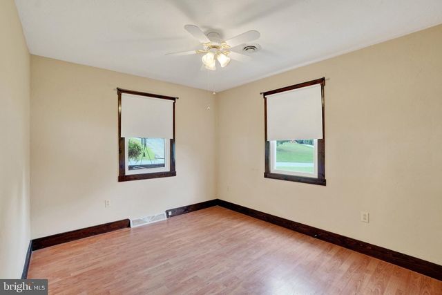 1926 CEDAR DR, Spring Grove, PA 17362