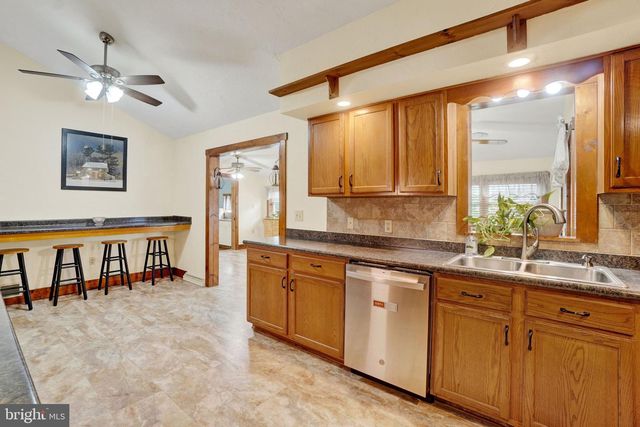 1926 CEDAR DR, Spring Grove, PA 17362