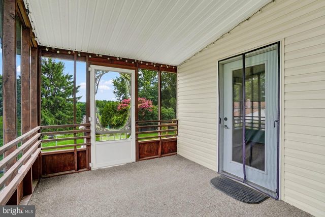 1926 CEDAR DR, Spring Grove, PA 17362