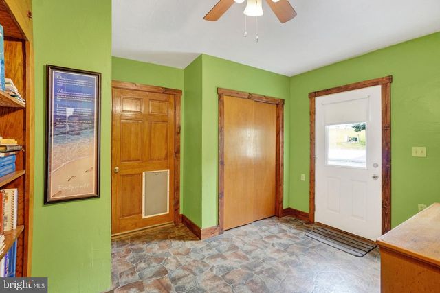 1926 CEDAR DR, Spring Grove, PA 17362