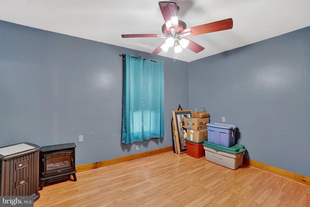 1926 CEDAR DR, Spring Grove, PA 17362