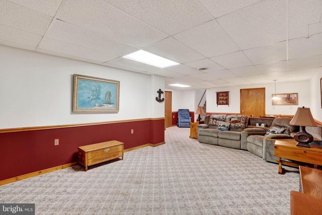 1926 CEDAR DR, Spring Grove, PA 17362