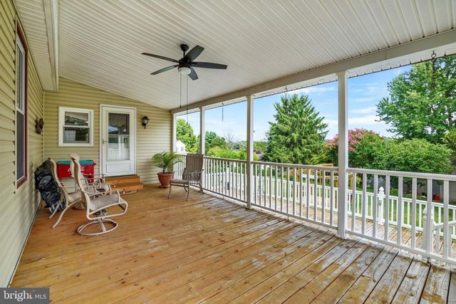 1926 CEDAR DR, Spring Grove, PA 17362