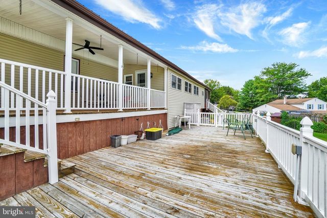 1926 CEDAR DR, Spring Grove, PA 17362