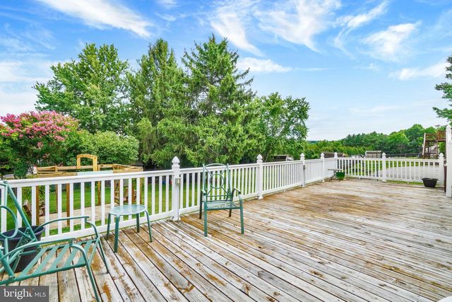 1926 CEDAR DR, Spring Grove, PA 17362