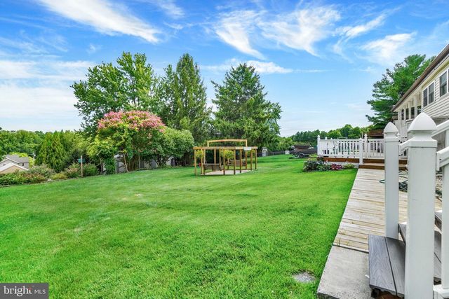 1926 CEDAR DR, Spring Grove, PA 17362