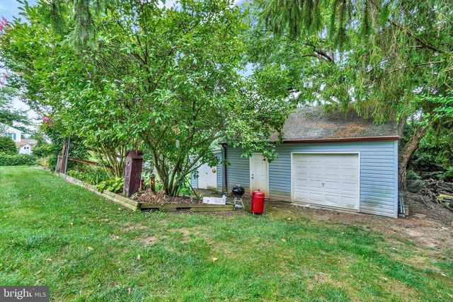 1926 CEDAR DR, Spring Grove, PA 17362