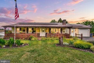 1926 CEDAR DR, Spring Grove, PA 17362