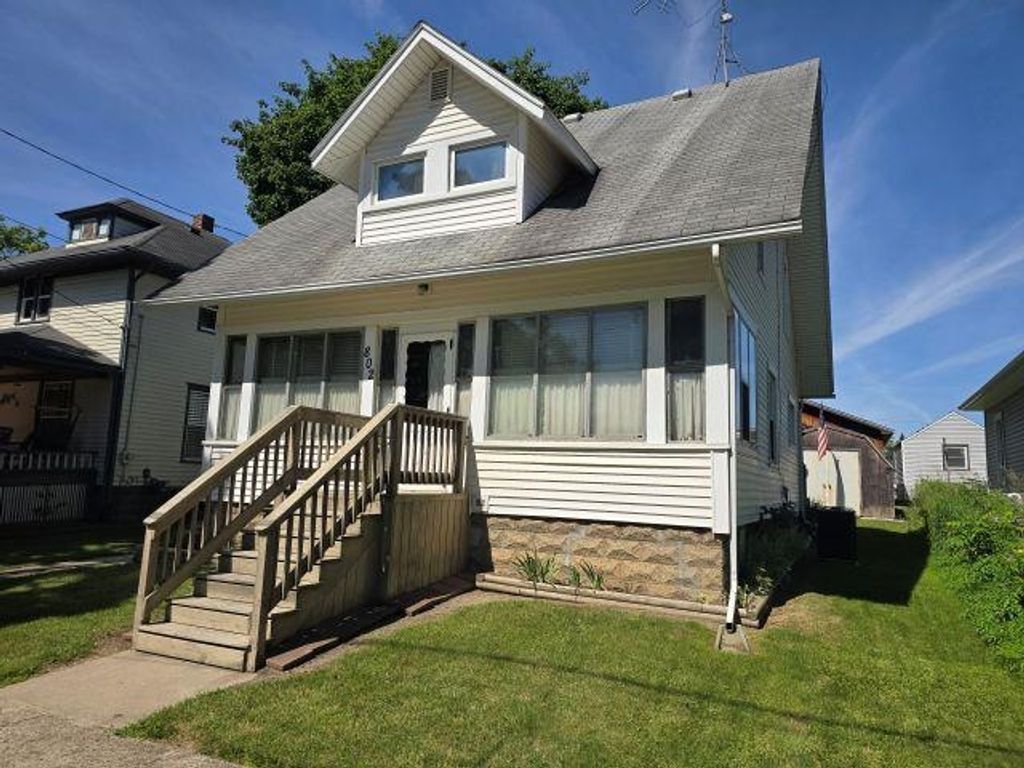 802 S Park Street, Owosso, MI 48867