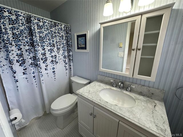 9 Guilford Court B, Ridge, NY 11961