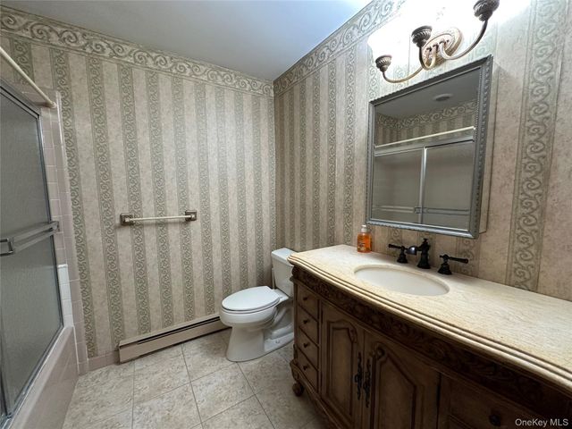 9 Guilford Court B, Ridge, NY 11961