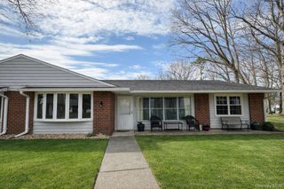 9 Guilford Court B, Ridge, NY 11961