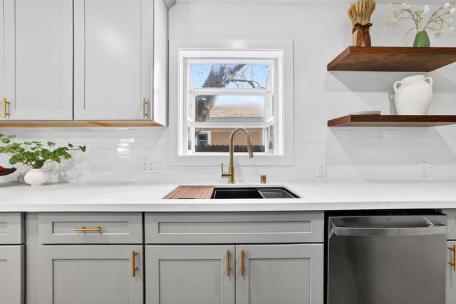 4001 58th St, Sacramento, CA 95820