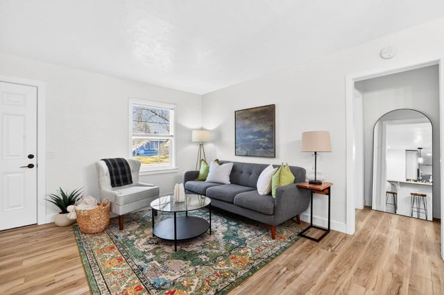 4001 58th St, Sacramento, CA 95820