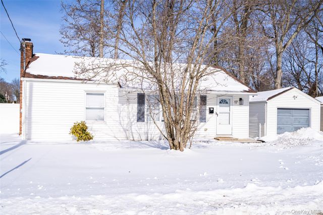 17 Armell Street, Huntington Station, NY 11746