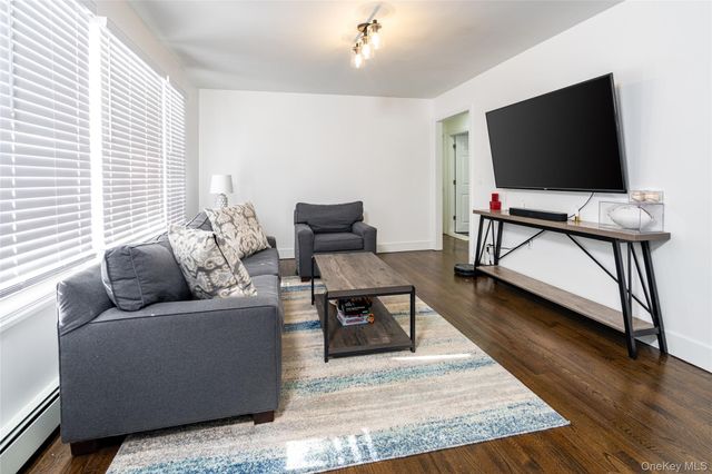 17 Armell Street, Huntington Station, NY 11746