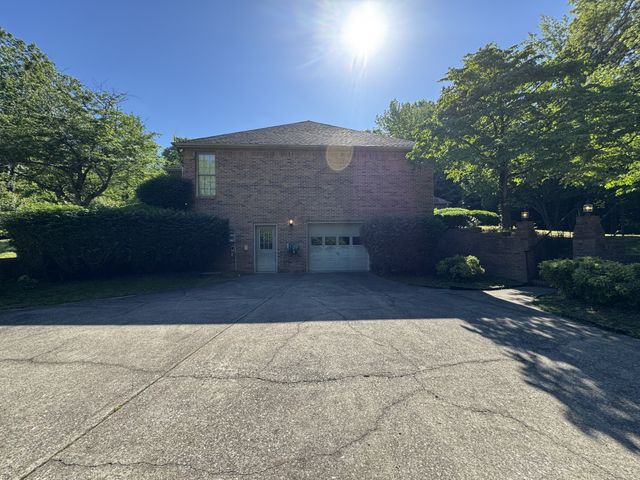 216 Patrick Dr, Dover, TN 37058