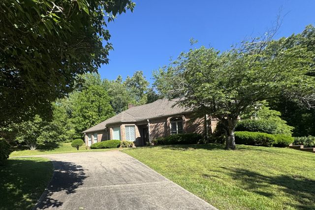 216 Patrick Dr, Dover, TN 37058