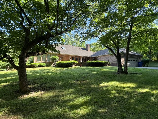 216 Patrick Dr, Dover, TN 37058