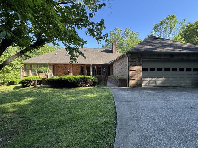 216 Patrick Dr, Dover, TN 37058