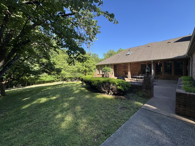 216 Patrick Dr, Dover, TN 37058